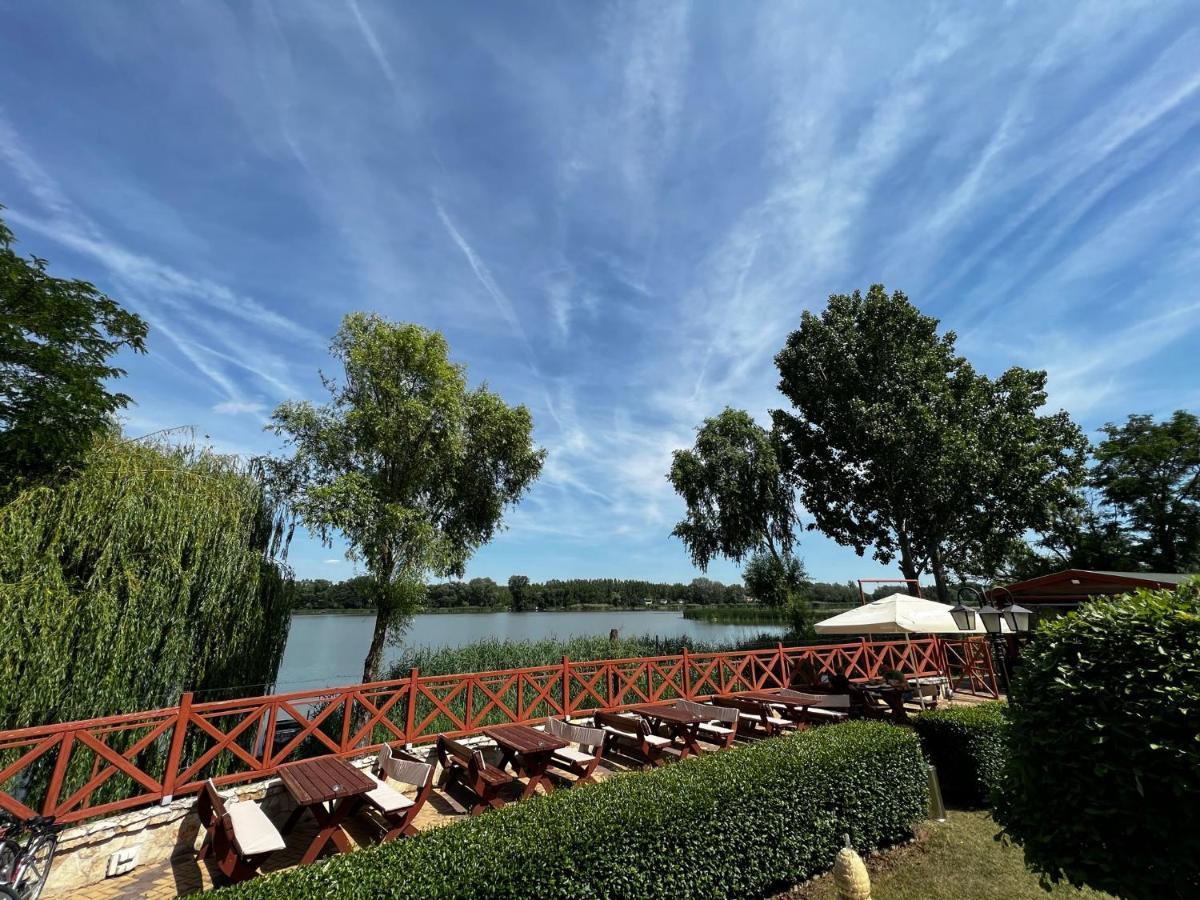Hotel Mártoni Csárda és Fogadó Szigetszentmárton Exterior foto